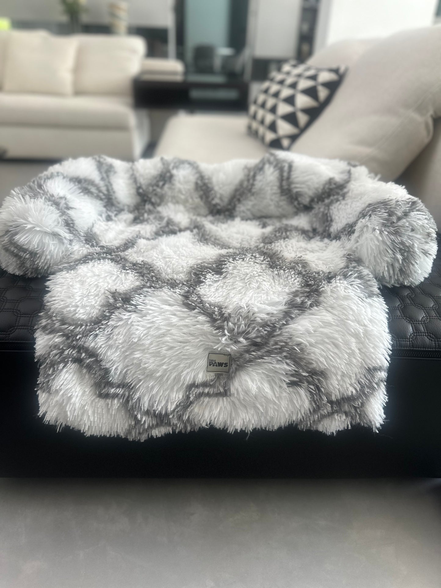 Plush Pet Bed - Light Grey